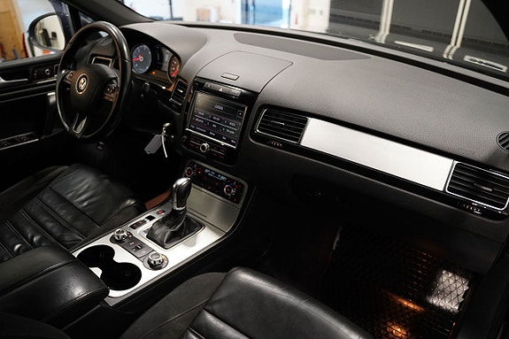 Volkswagen Touareg 10 of 25