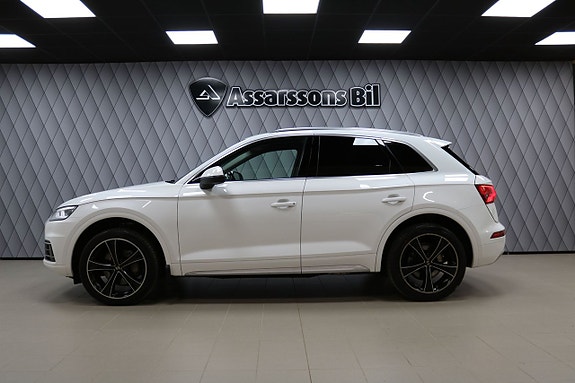 Audi Q5 2 of 5