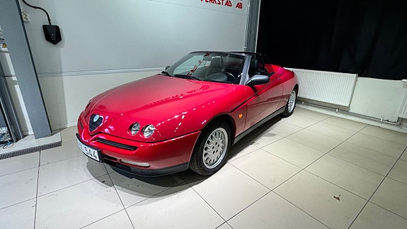 Alfa Romeo Spider 2 of 29