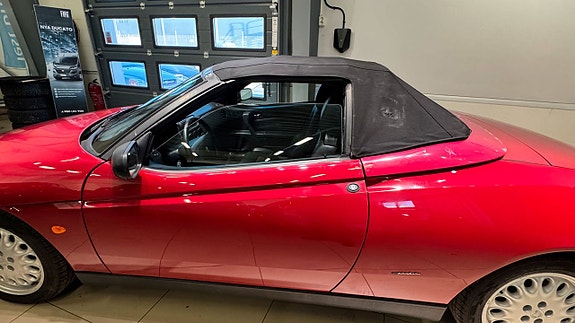 Alfa Romeo Spider 26 of 29