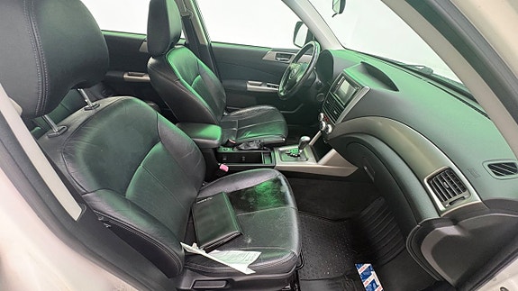 Subaru Forester 17 of 19