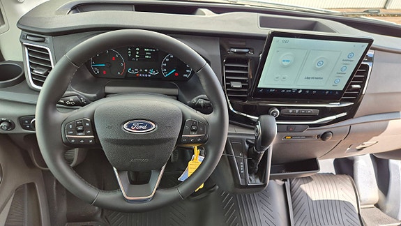 Ford Transit 13 of 18