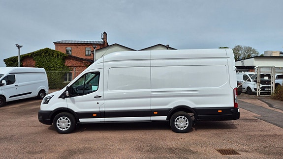 Ford Transit 11 of 18