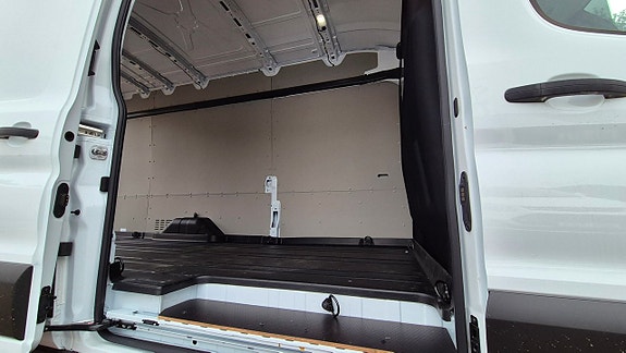 Ford Transit 5 of 5