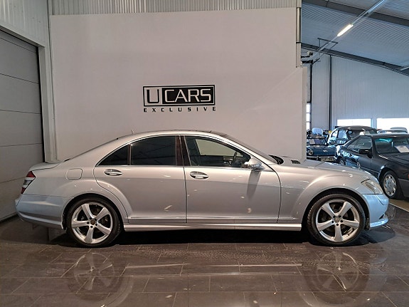 Mercedes-Benz S500 2 of 5