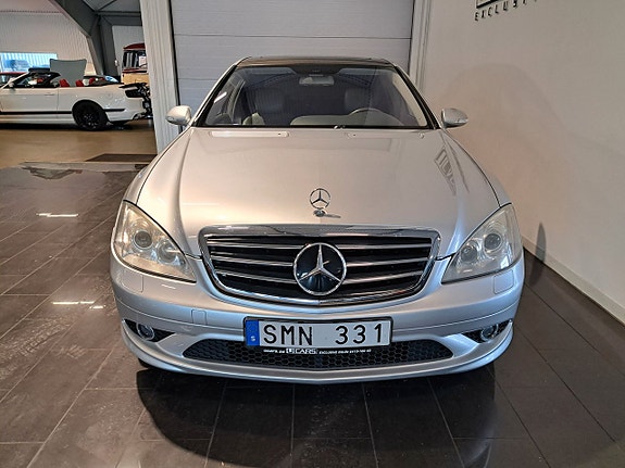 Mercedes-Benz S500 4 of 5