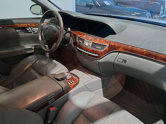 Mercedes-Benz S500 10 of 15
