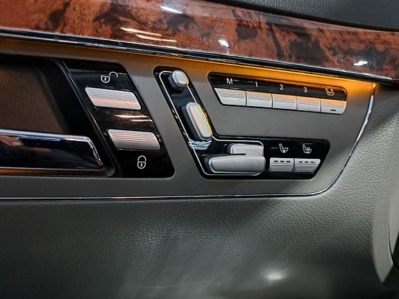 Mercedes-Benz S500 13 of 15