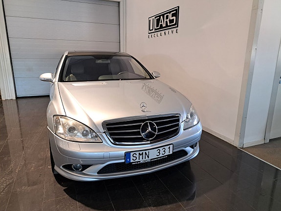 Mercedes-Benz S500 3 of 5