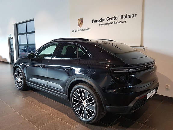 Porsche Macan 4 4 of 5