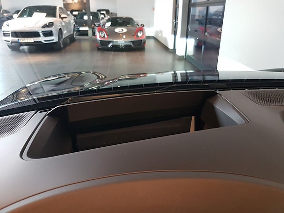 Porsche Macan 4 12 of 12