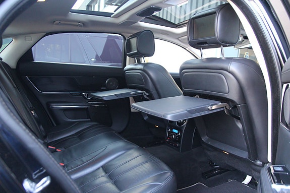 Jaguar XJ 20 of 30