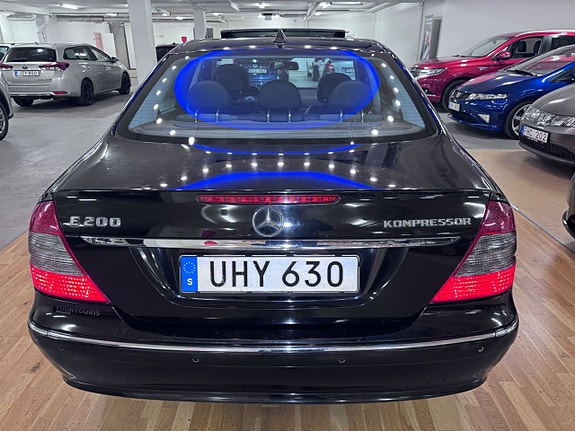 Mercedes-Benz E200 5 of 5