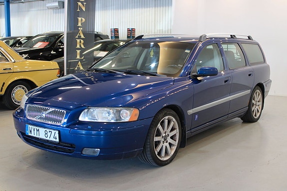 Volvo V70 3 of 11