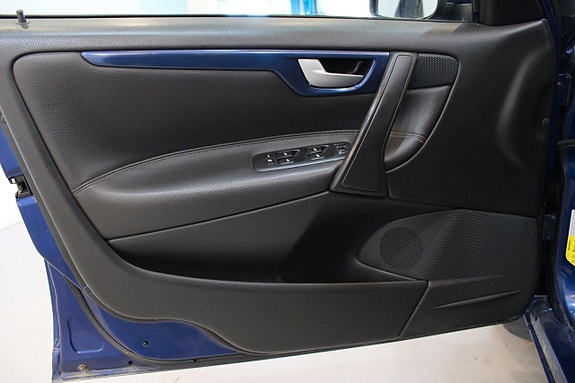 Volvo V70 6 of 11