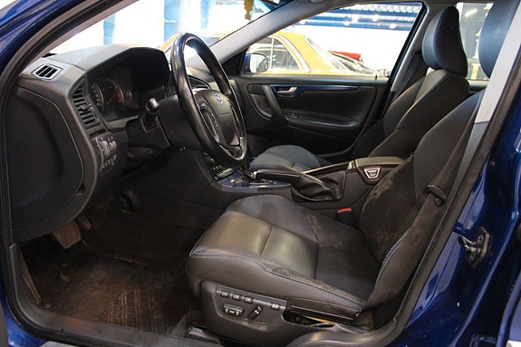 Volvo V70 8 of 11