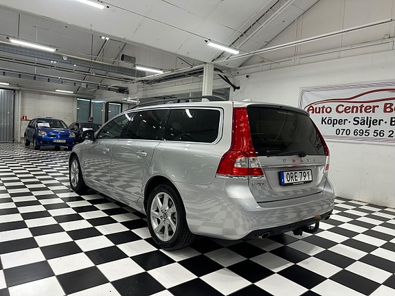 Volvo V70 11 of 18