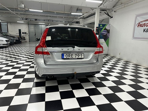 Volvo V70 8 of 18