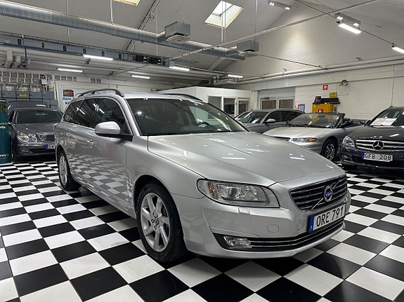 Volvo V70 2 of 5