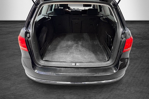 Volkswagen Passat 11 of 13