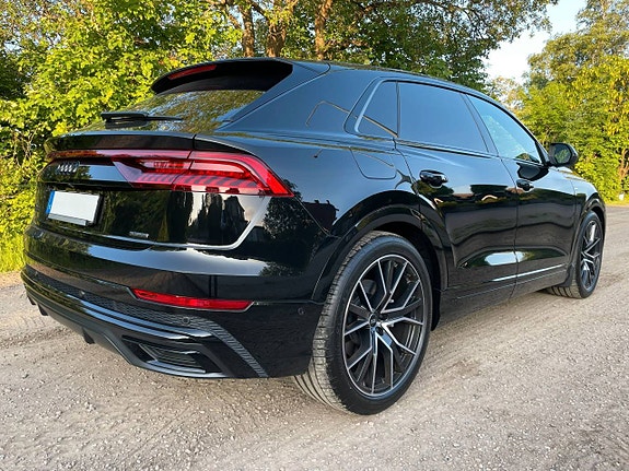 Audi Q8 6 of 9
