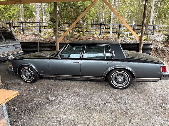 Cadillac Seville 3 of 9