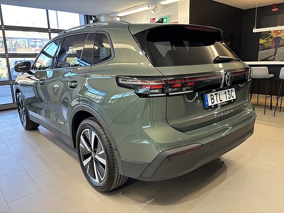 Volkswagen Tiguan 8 of 25