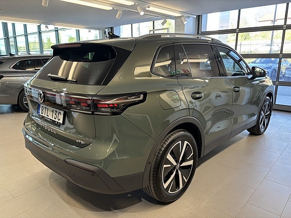 Volkswagen Tiguan 6 of 25