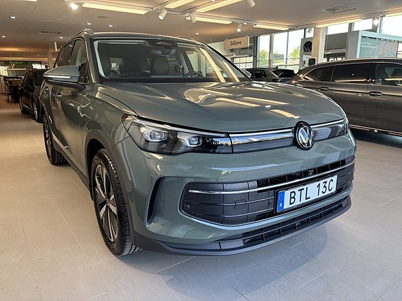 Volkswagen Tiguan 4 of 25