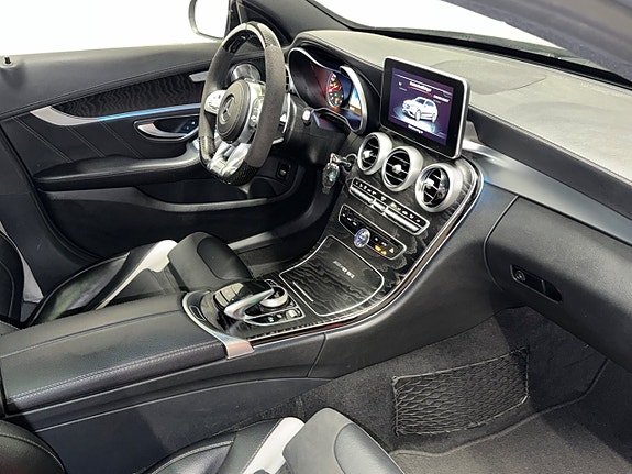 Mercedes-Benz C63 10 of 19
