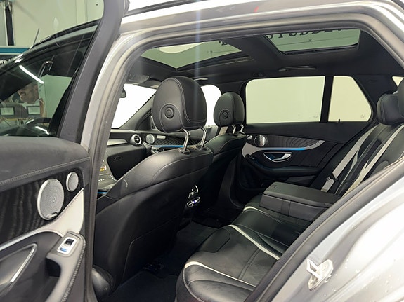 Mercedes-Benz C63 13 of 19