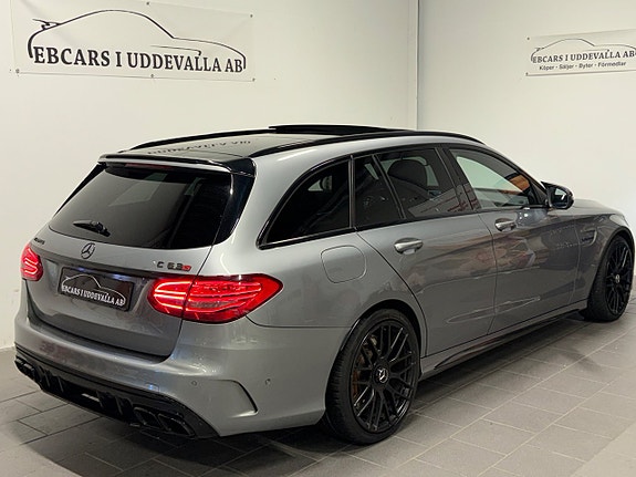 Mercedes-Benz C63 4 of 19