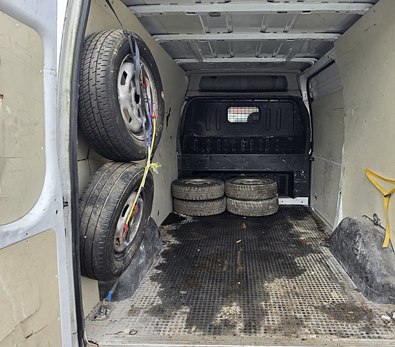 Ford Transit 17 of 18