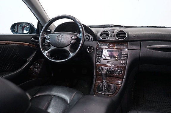 Mercedes-Benz CLK200 5 of 5