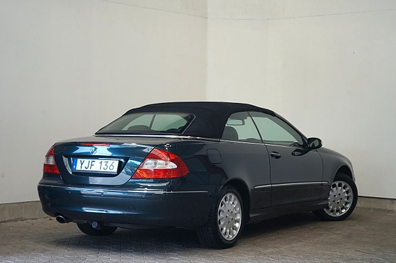 Mercedes-Benz CLK200 3 of 5