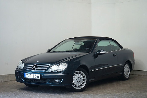 Mercedes-Benz CLK200 2 of 5