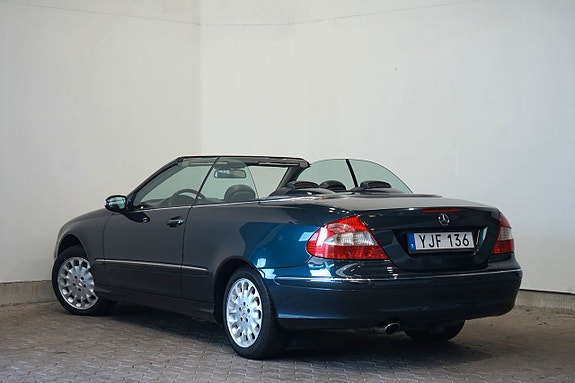 Mercedes-Benz CLK200 4 of 5
