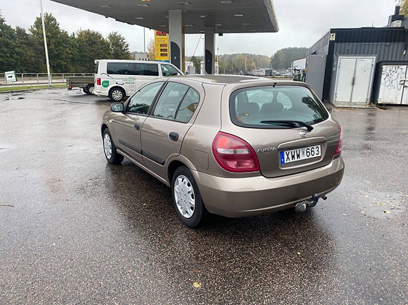 Nissan Almera 7 of 13