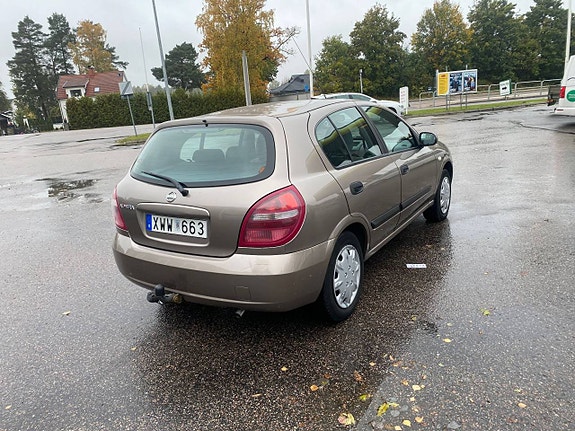Nissan Almera 8 of 13