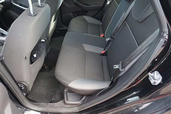 Ford Focus 10 of 12