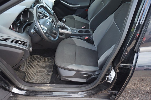 Ford Focus 9 of 12