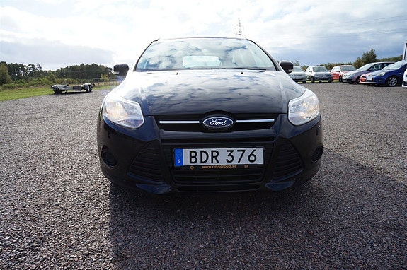 Ford Focus 7 of 12