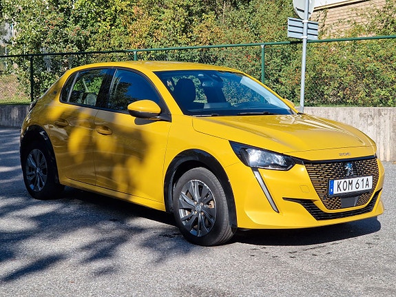 Peugeot e-208 4 of 5