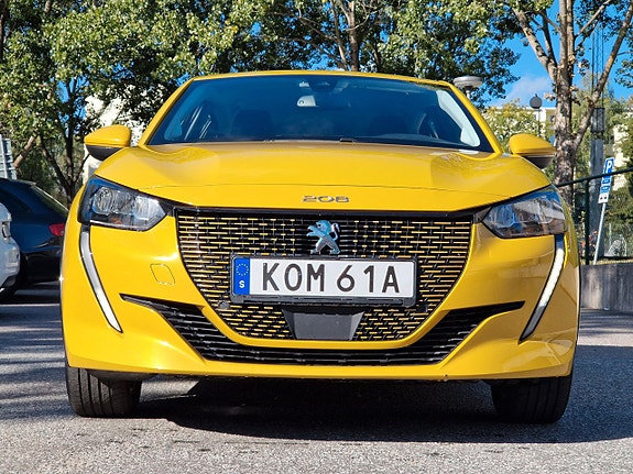 Peugeot e-208 3 of 5