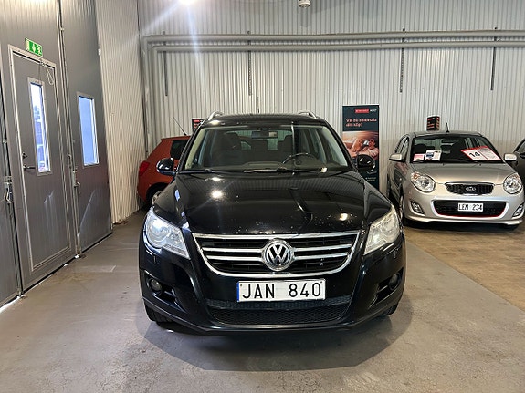 Volkswagen Tiguan 3 of 14