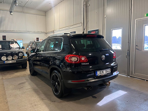 Volkswagen Tiguan 5 of 14