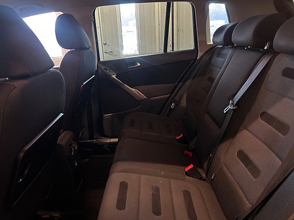 Volkswagen Tiguan 10 of 14
