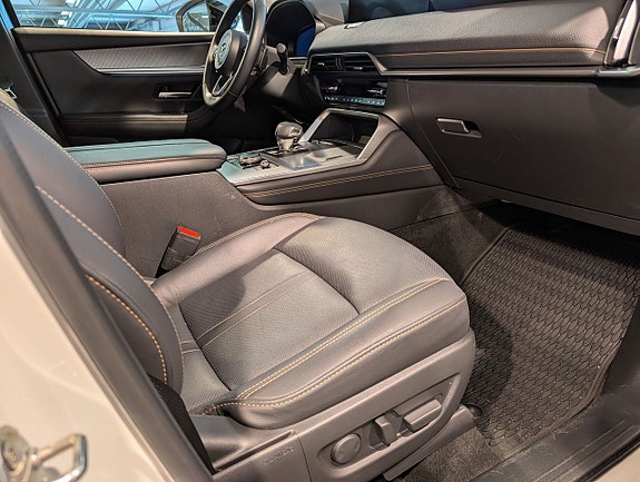 Mazda CX-60 8 of 30