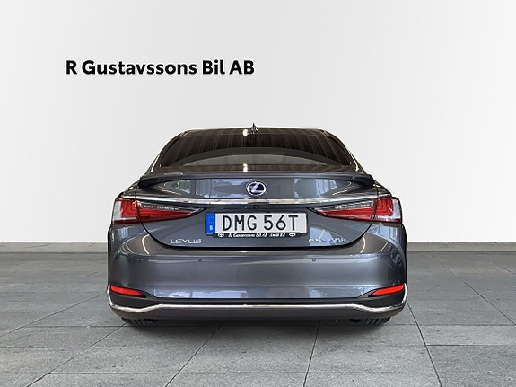 Lexus ES-Serie 4 of 5