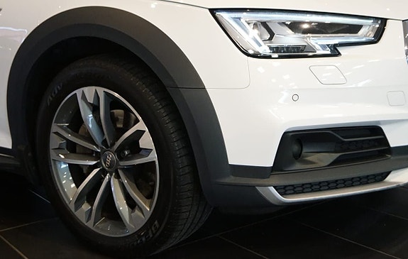 Audi A4 allroad 2 of 5